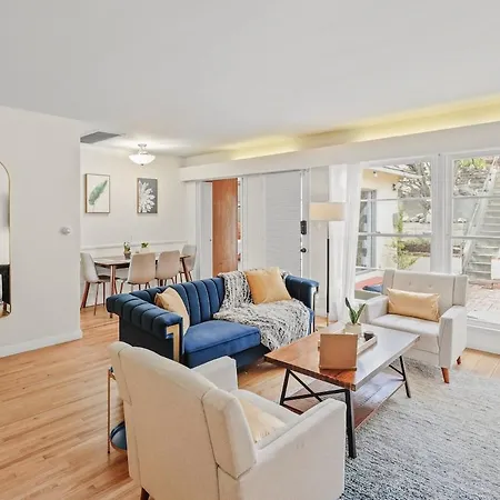 Dazzling Westside 4 Bedroom Home-Minutes To The Beach